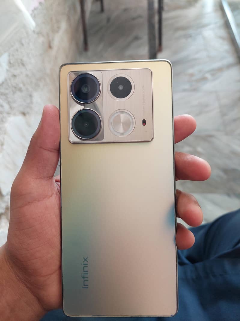 Infinix Note 40 4