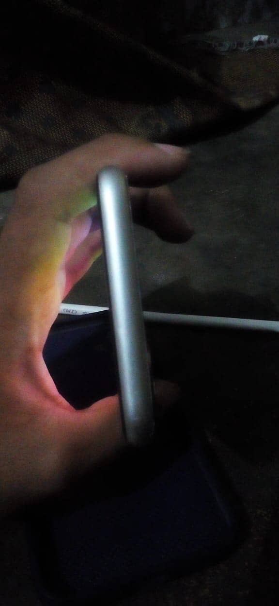 Apple iPhone 11 4