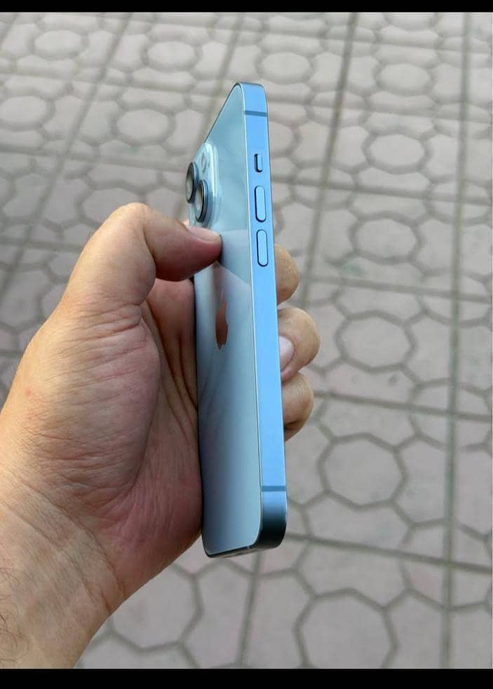 Apple iPhone 14 3