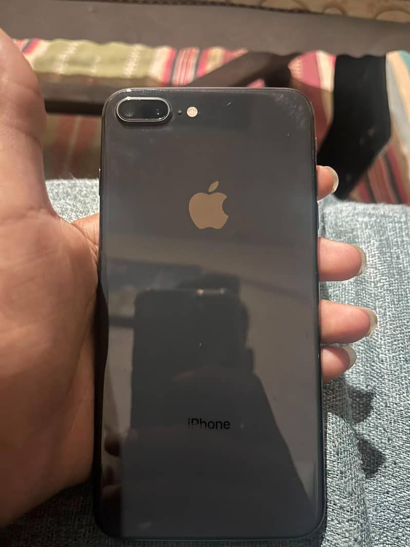 Apple iPhone 8 Plus 0