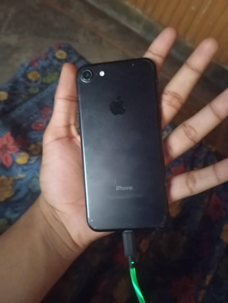 Apple iPhone 7 2