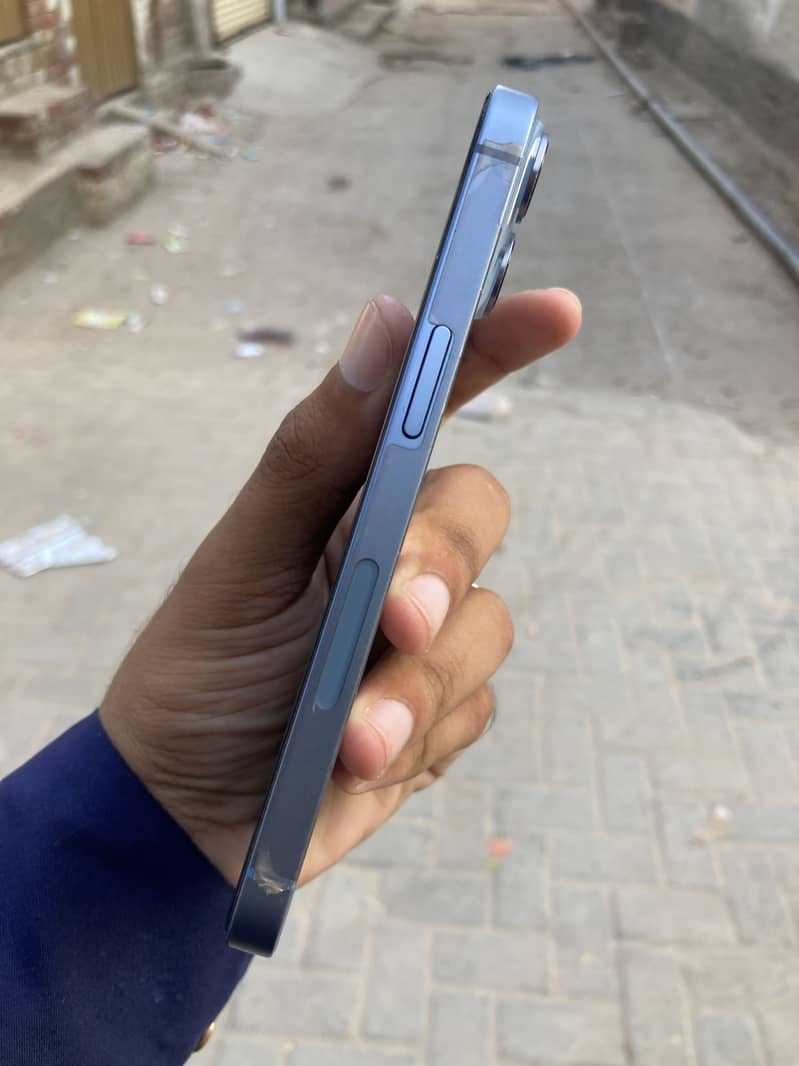Apple iPhone 14 1