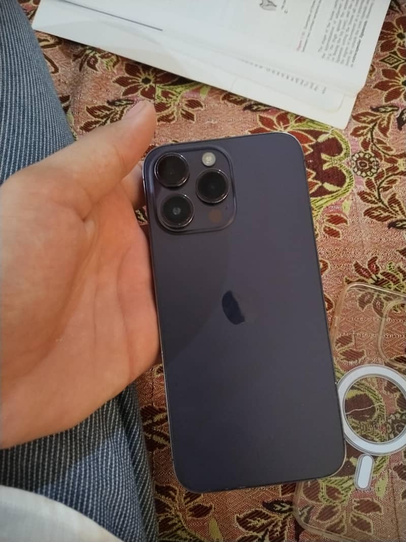 Apple iPhone 14 Pro Max 1