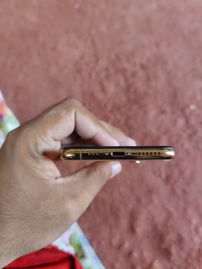 Apple iPhone XS