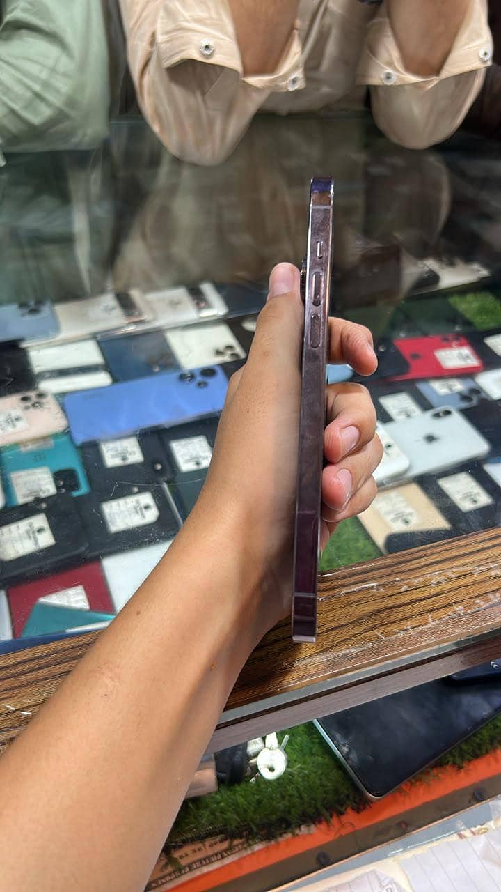 Apple iPhone 14 Pro Max 1