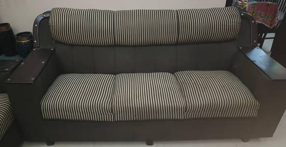6 Seater Sofa Set | Wooden Sofa Set | Good Condition