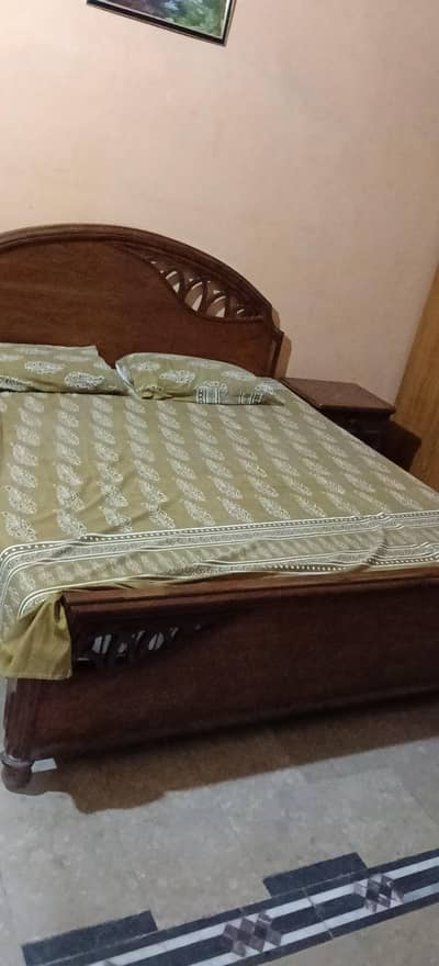 Bed  side table dressing sold wood mein for sale 03037278795