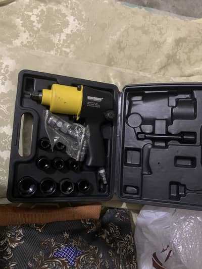 Air impact tool crownman
