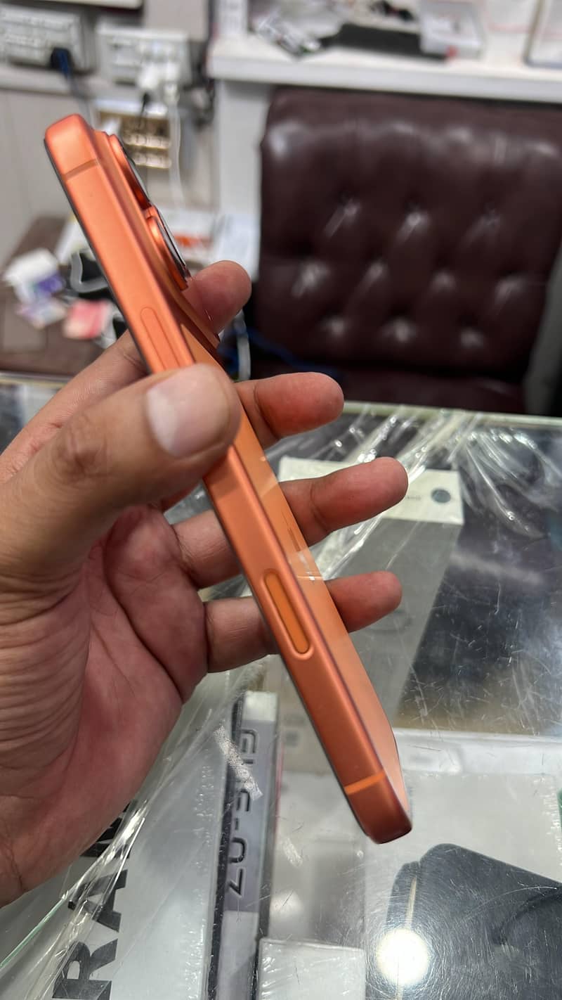 Apple iPhone 17 Pro Max 1
