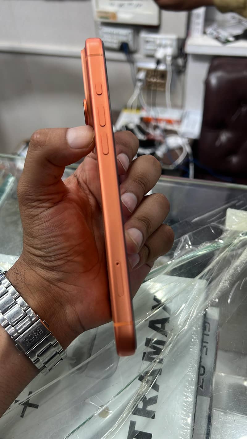 Apple iPhone 17 Pro Max 2