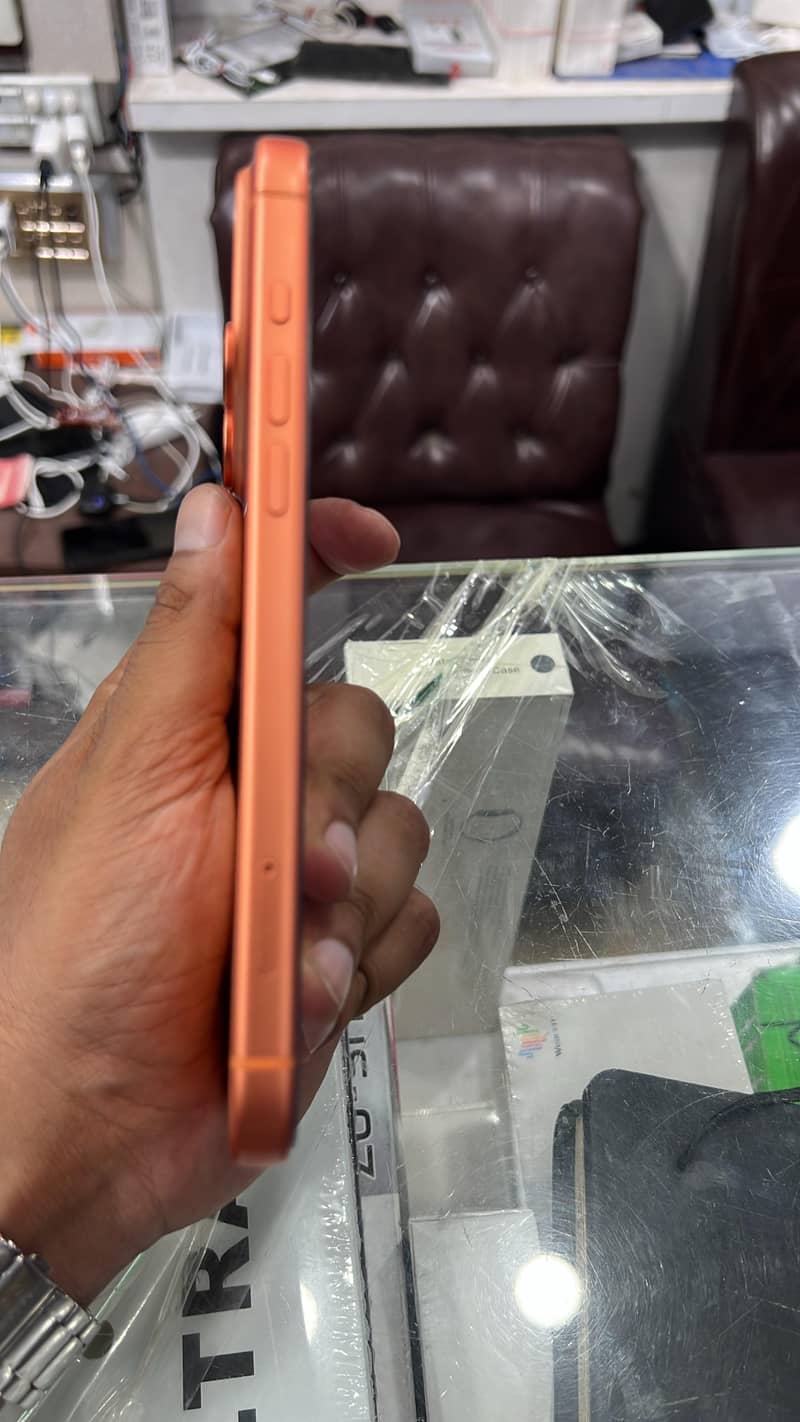 Apple iPhone 17 Pro Max 3