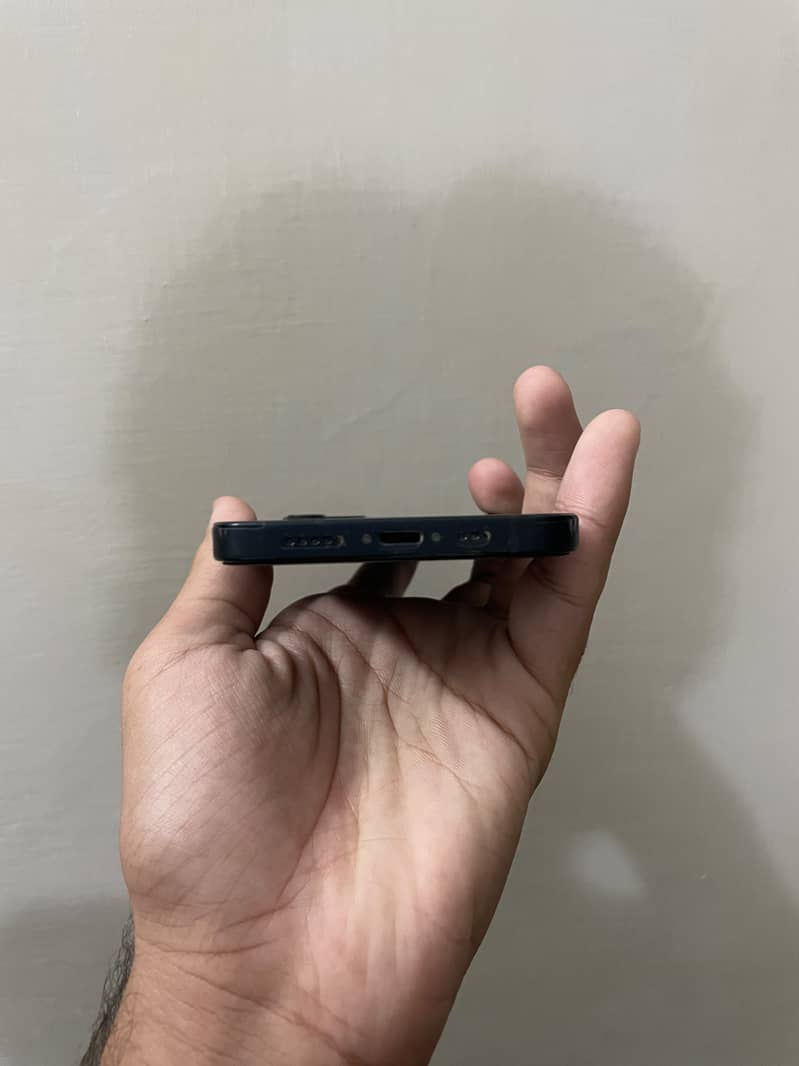 Apple iPhone 12 1