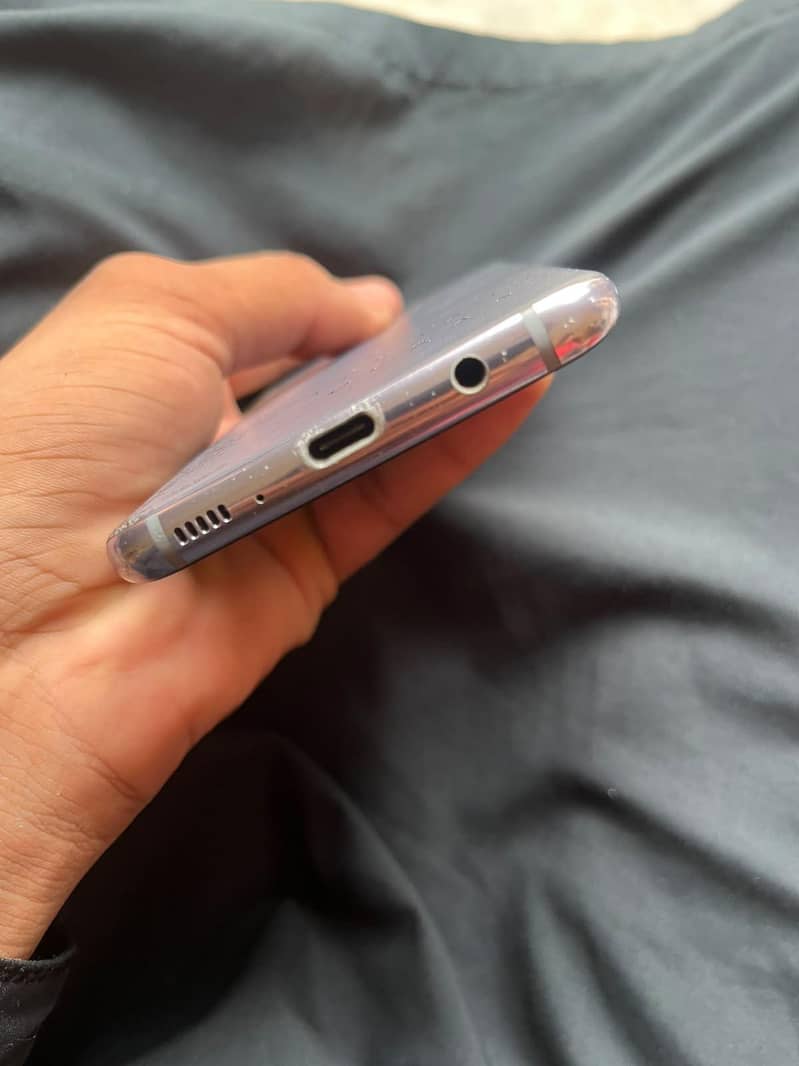 Samsung Mobile S8 Plus 3
