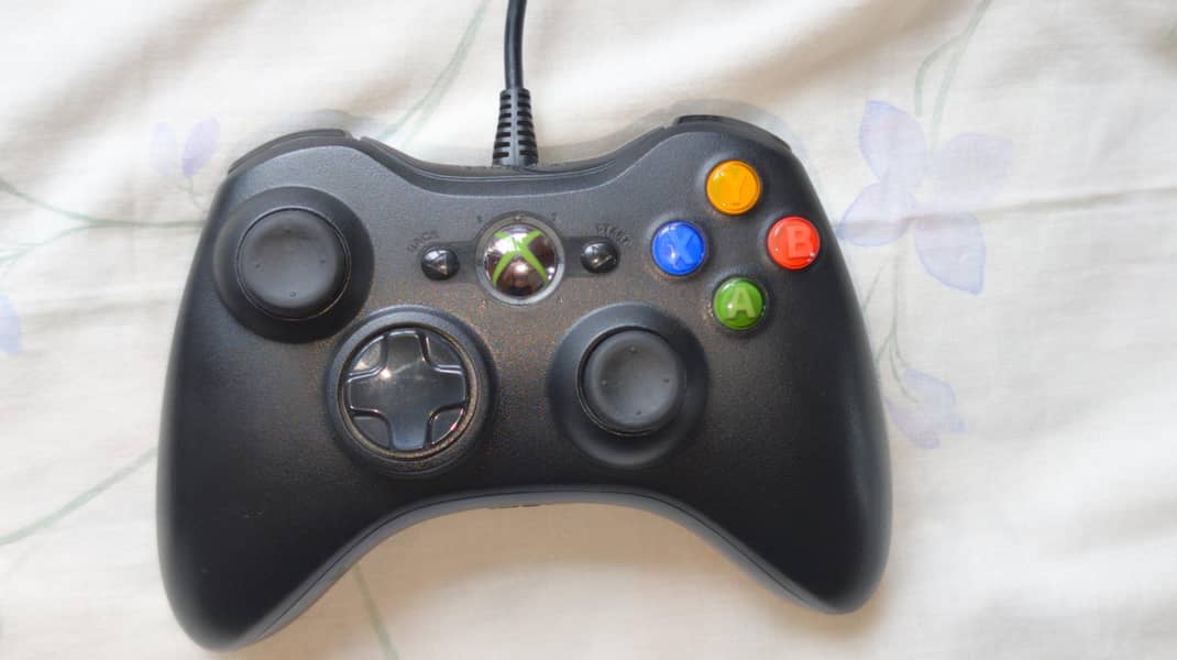 Xbox 360 Slim 250GB | Original & Never Repaired | 1 New Controller 1