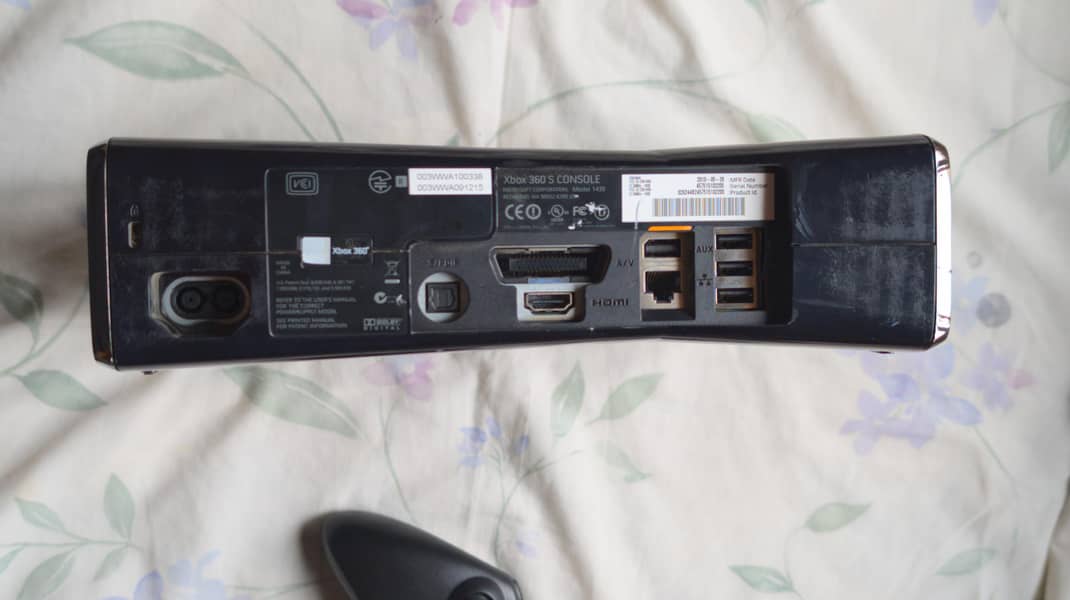 Xbox 360 Slim 250GB | Original & Never Repaired | 1 New Controller 2