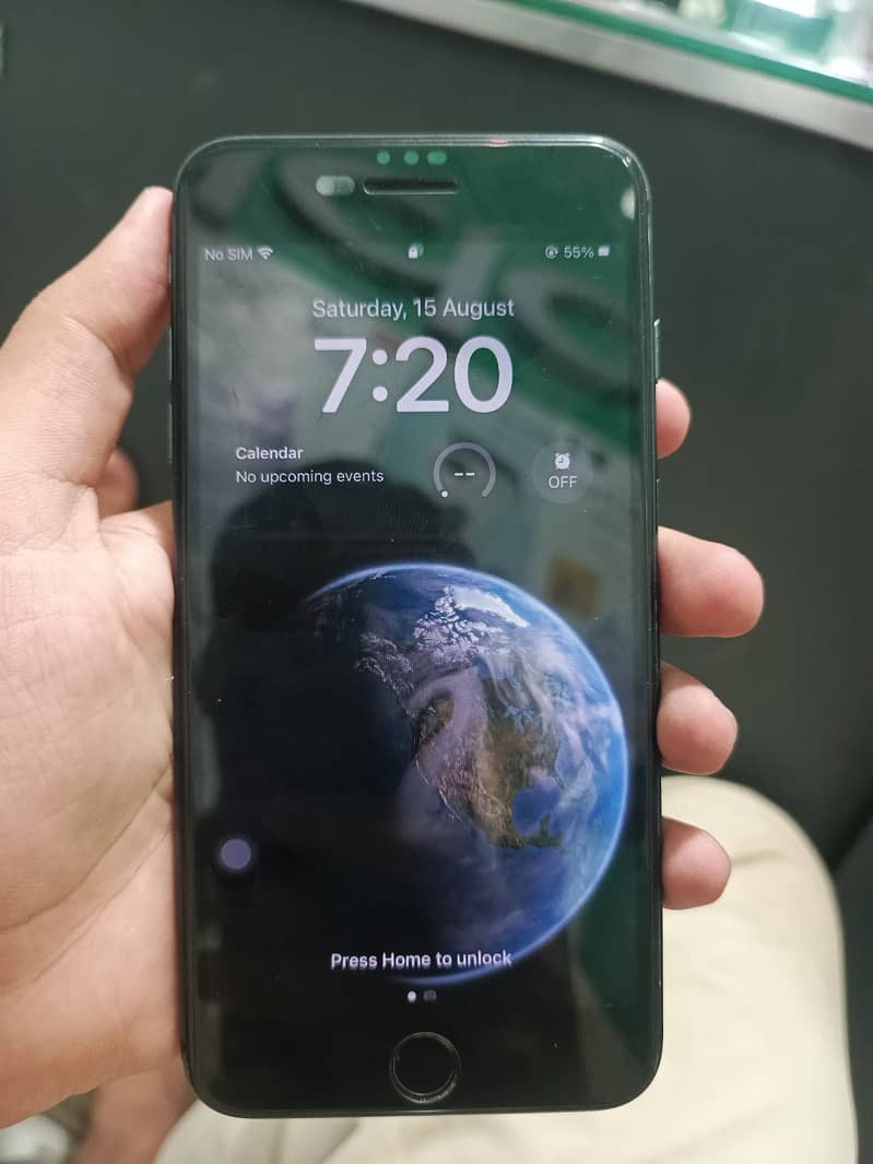 Apple iPhone 8 Plus 1