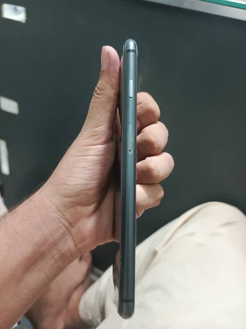 Apple iPhone 8 Plus 4