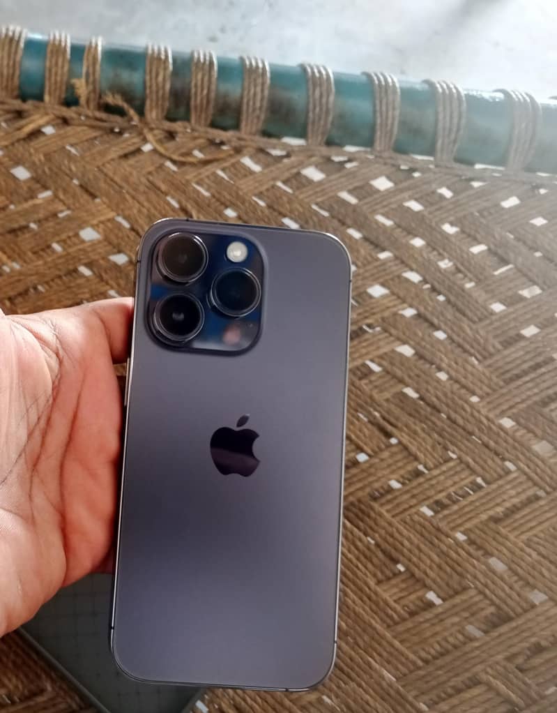 Apple iPhone 14 Pro 1