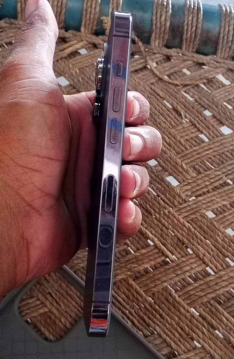 Apple iPhone 14 Pro 3