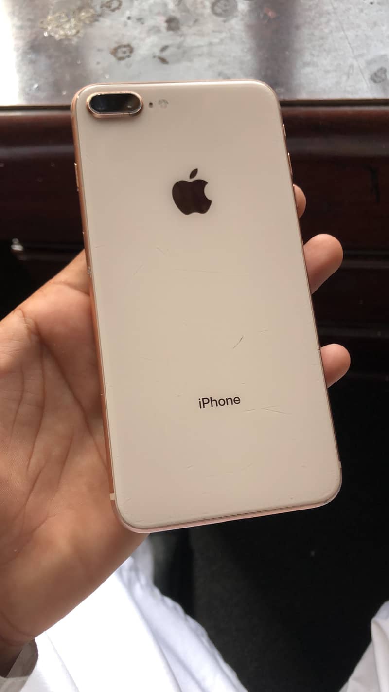 Apple iPhone 8 Plus 1