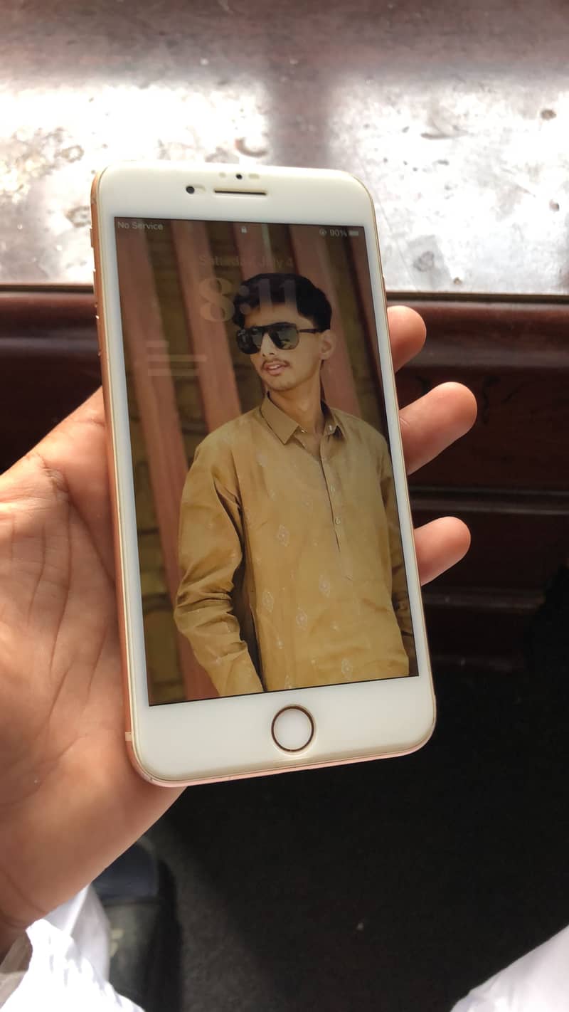 Apple iPhone 8 Plus 2