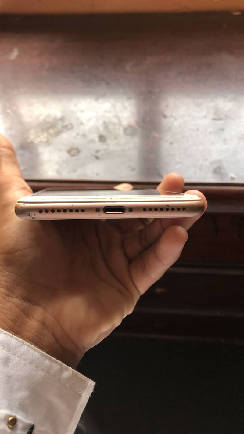 Apple iPhone 8 Plus 5