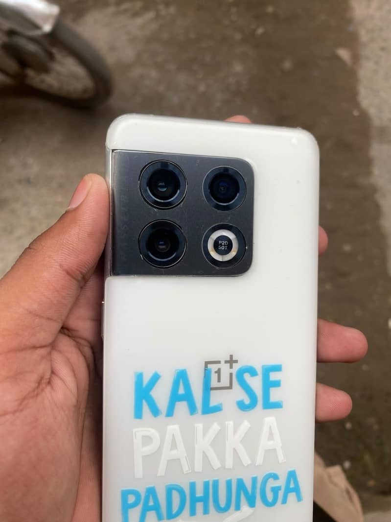 One Plus 10 Pro 4