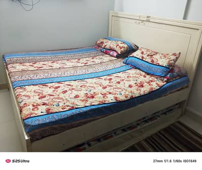 queen bed without mattress 6 × 6.5 ft