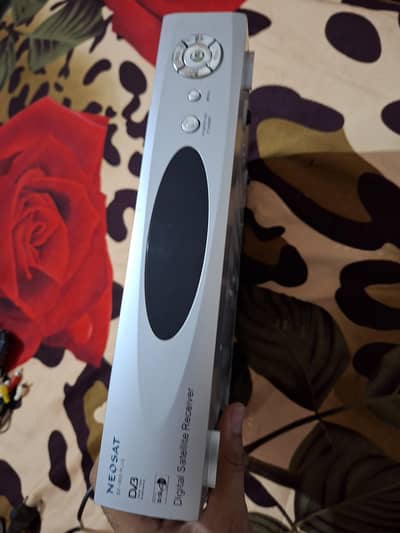 Dish receiver
