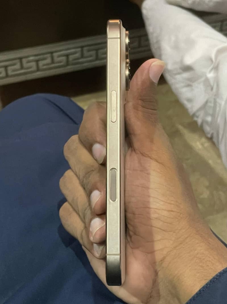 Apple iPhone 16 Pro 5