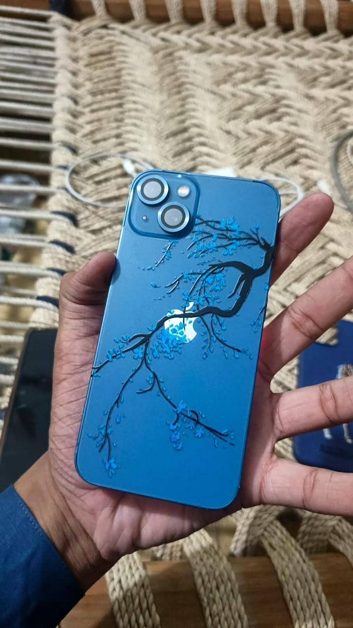 Apple iPhone 13 0