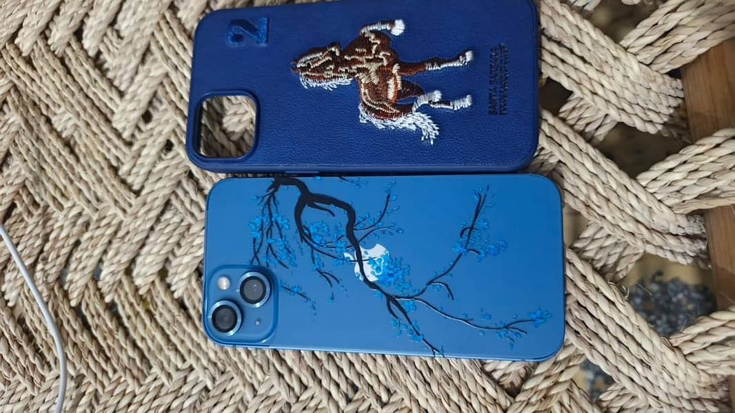 Apple iPhone 13 2
