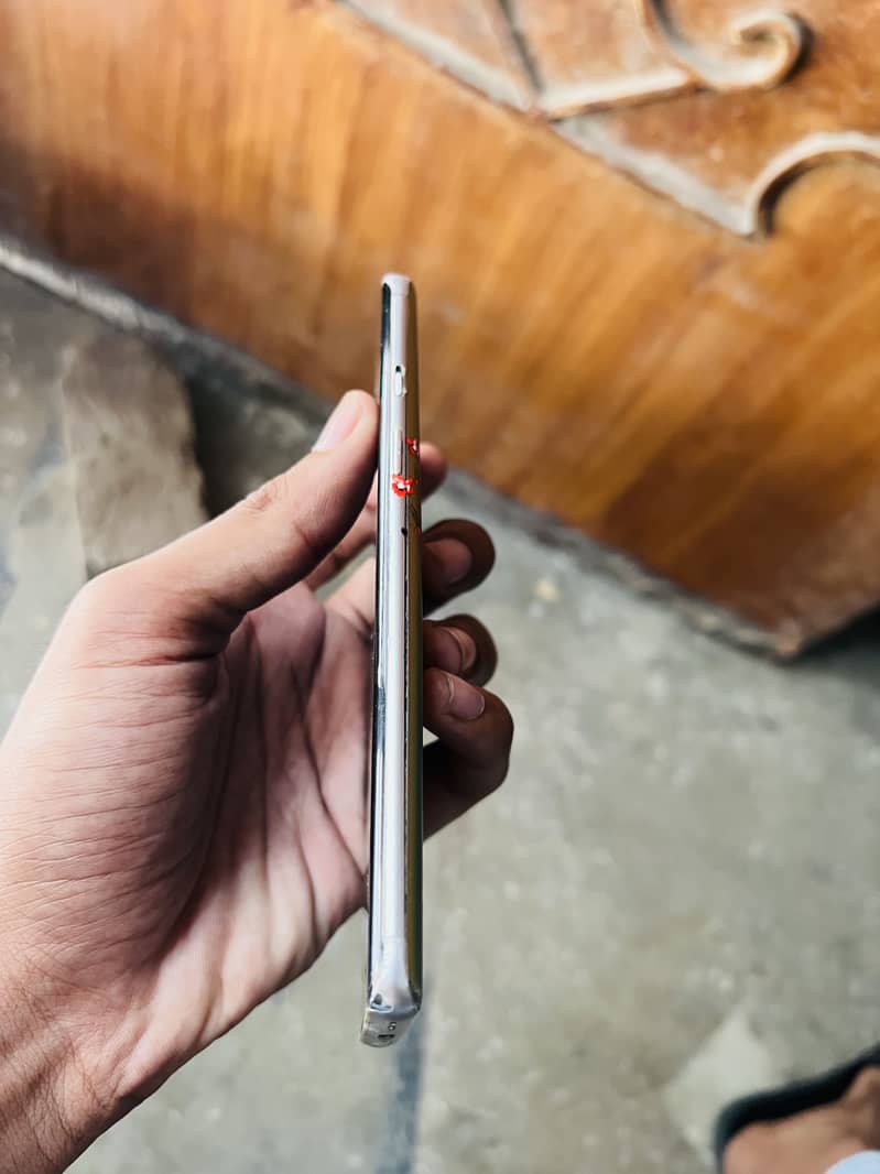 One Plus 8 8/128 0