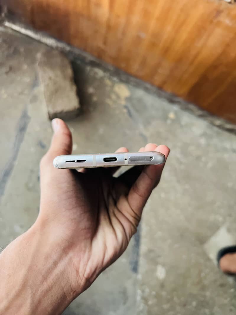 One Plus 8 8/128 5