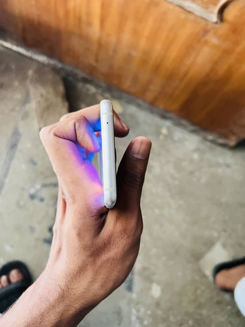 One Plus 8 8/128 6