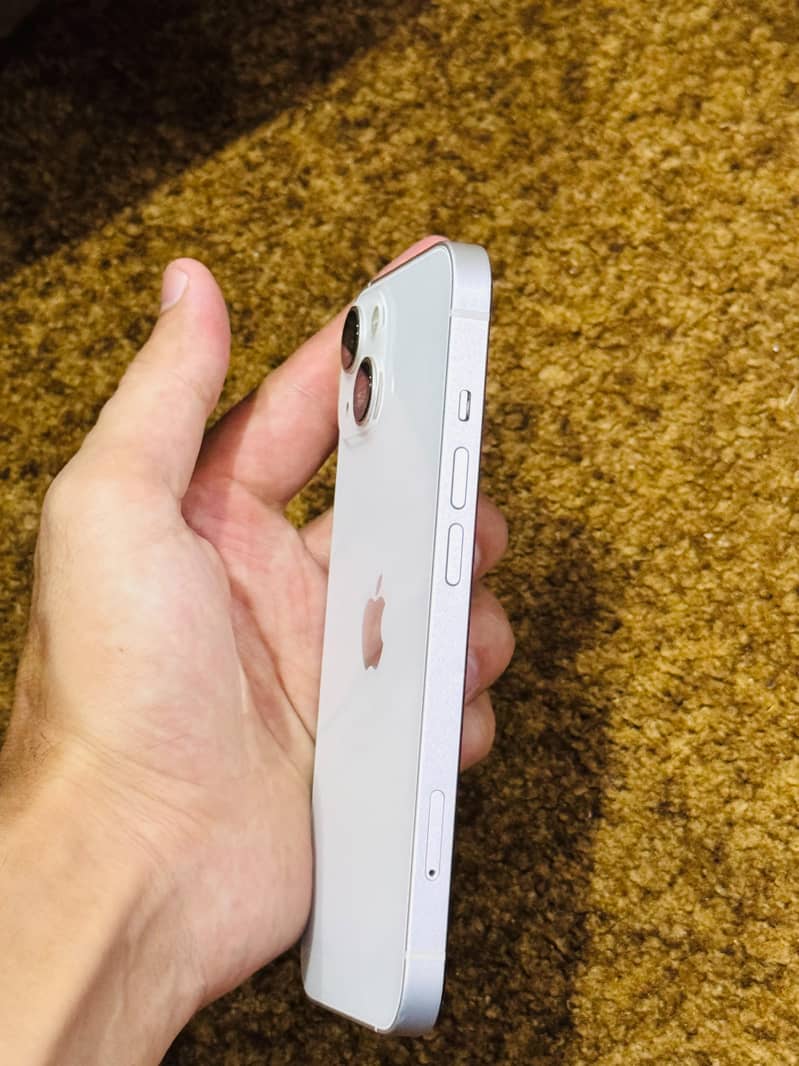 Apple iPhone 13 1