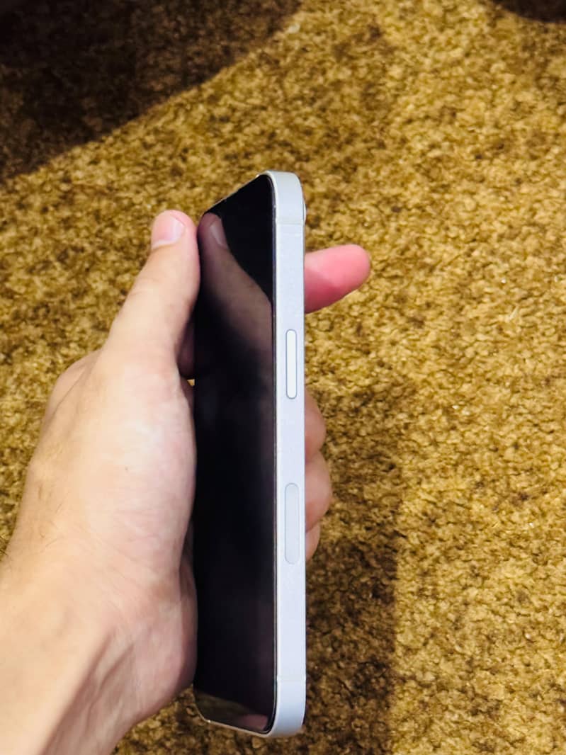 Apple iPhone 13 3