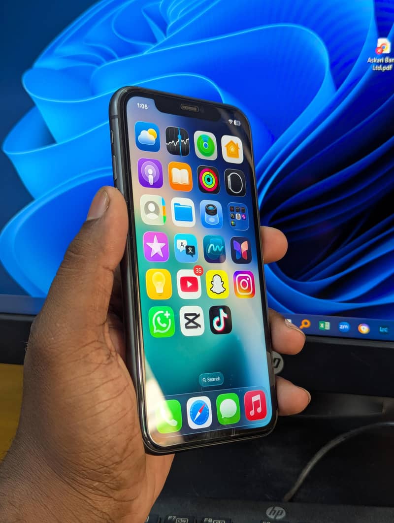 Apple iPhone 11 0