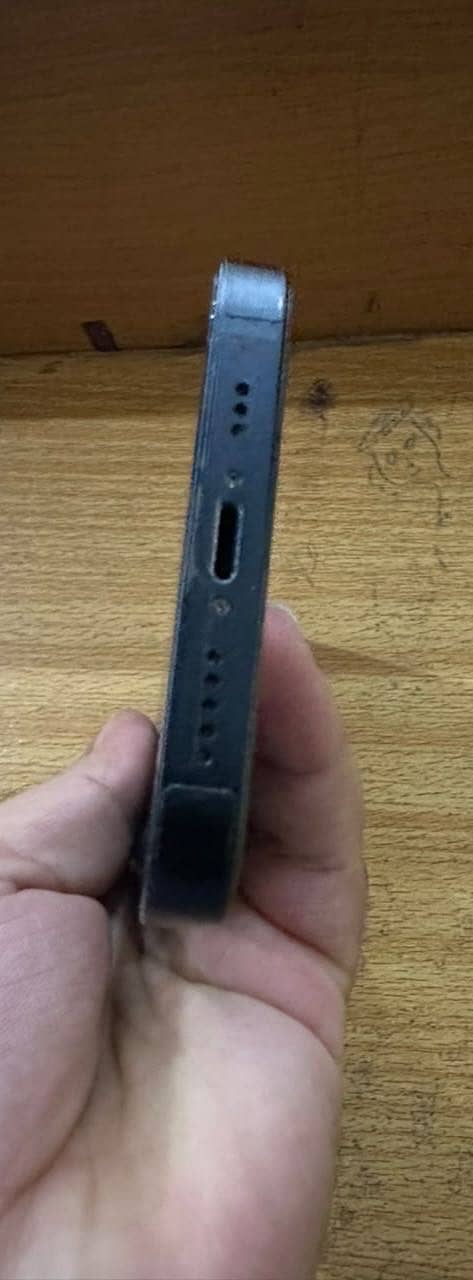 Apple iPhone 13 4