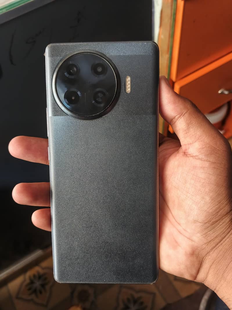 Tecno Spark 20 Pro Plus 0