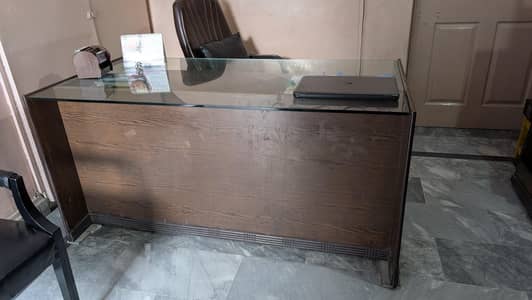 office table (5x3ft) chair and book rack for sale