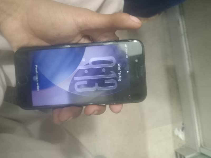 Apple iPhone SE 0