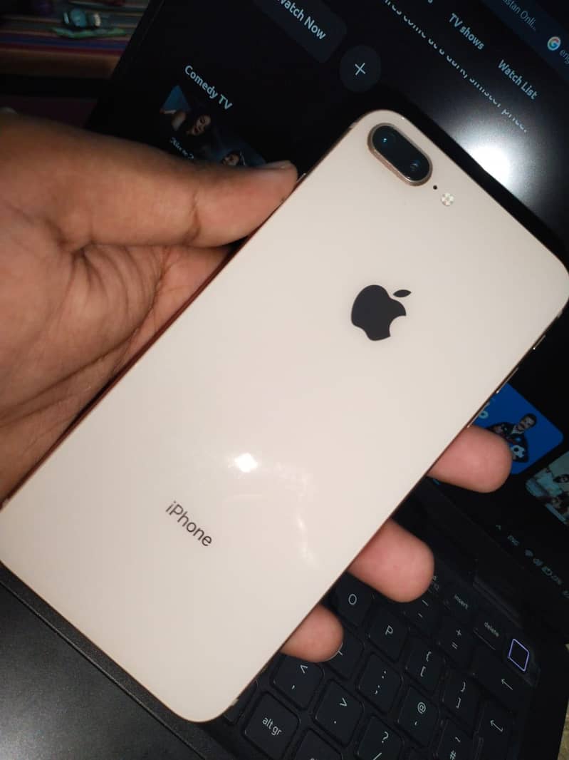 Apple iPhone 8 Plus 0