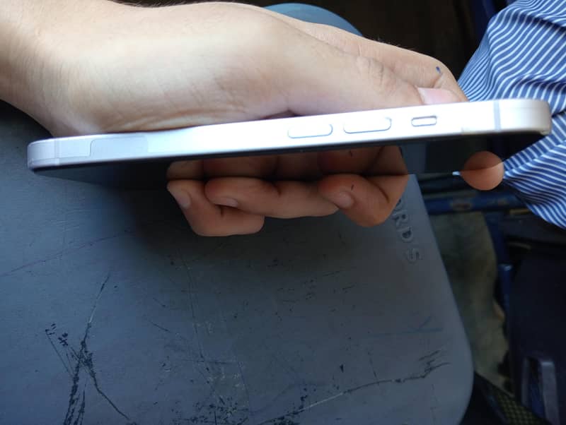 Apple iPhone 14 4