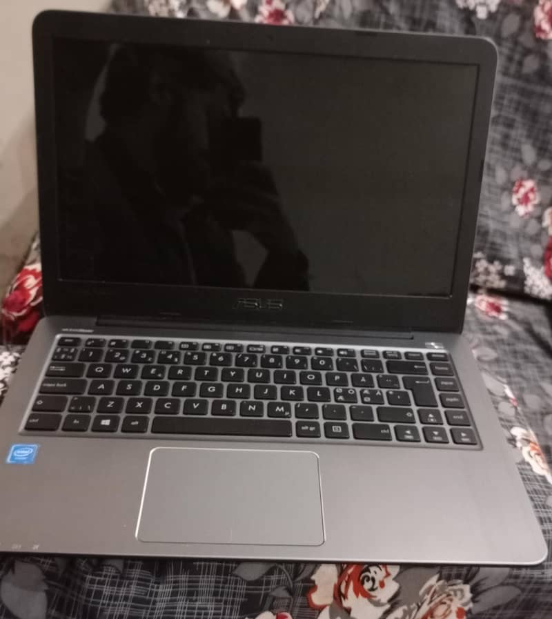 Asus E0403 0