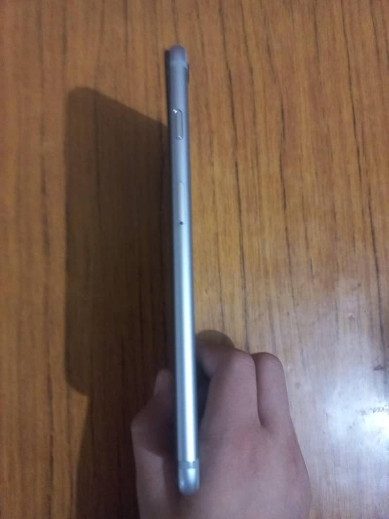 Apple iPhone 6S Plus 2