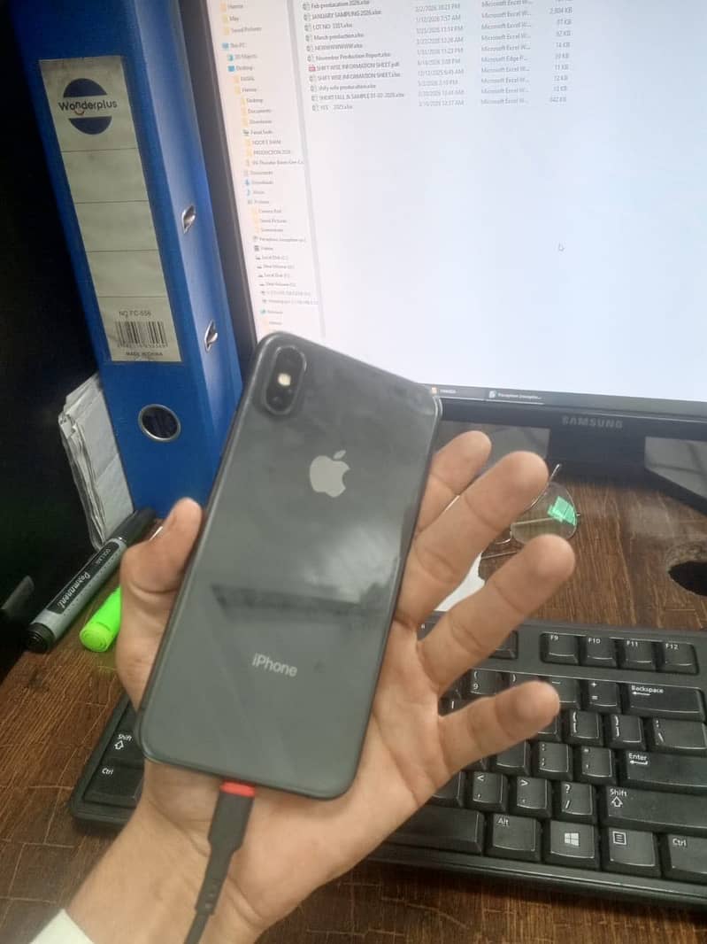 Apple iPhone XS 1