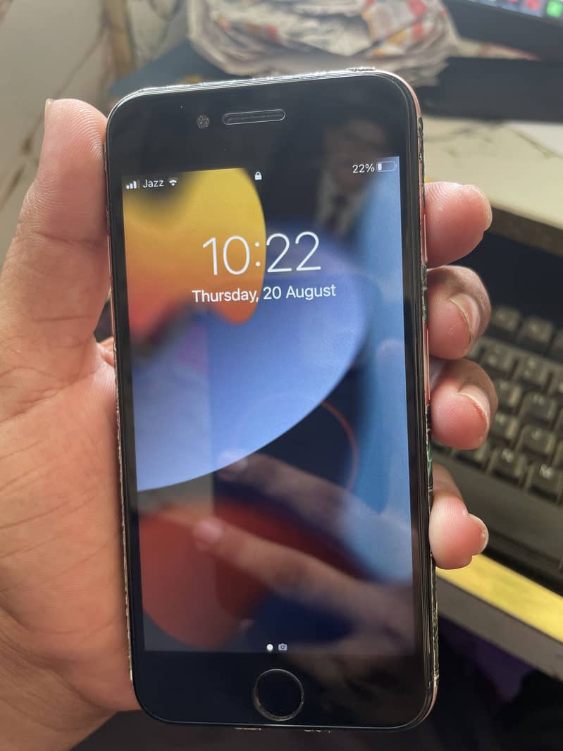 Apple iPhone 7 0