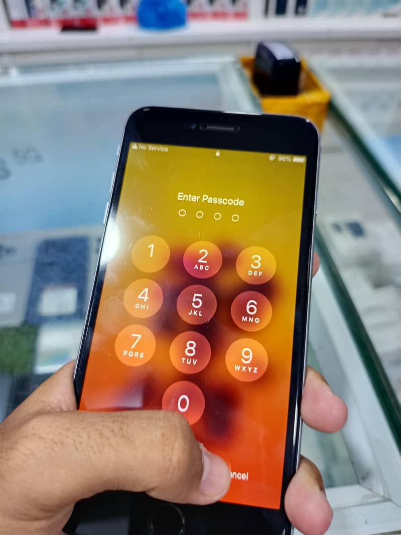 Apple iPhone 6 Plus 2