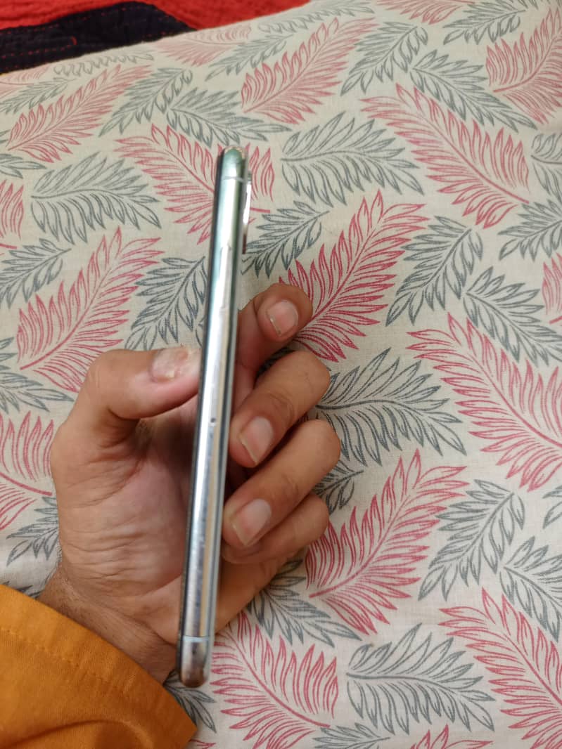 Apple iPhone X 2